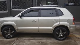 Silver 2009 Hyundai Tucson Automatic Diesel for sale 