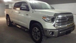 Selling White Toyota Tundra 2019 in Quezon City