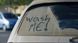 8 steps to clean your car using common household items