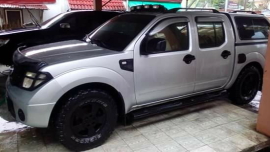 Selling Silver Nissan Navara 2008 Truck in Manila 