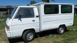 White Mitsubishi L300 2002 at 125000 km for sale 