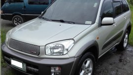 Selling Used Toyota Rav4 2003 at 160000 km 