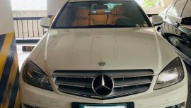 White Mercedes-Benz C200 2007 at 37000 km for sale 