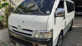 White 2007 Toyota Hiace Manual Diesel for sale 