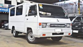 Sell White 2015 Mitsubishi L300 at 13000 km in Quezon City 