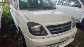 Selling White Mitsubishi Adventure 2017 in Makati 