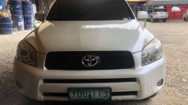 White Toyota Rav4 2007 at 71000 km for sale 