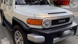 White Toyota Fj Cruiser 2015 at 5000 km for sale 