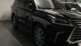 Selling Black Lexus Lx 570 2018 at 3000 km 