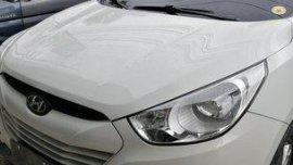 White Hyundai Tucson 2011 Automatic Gasoline for sale 