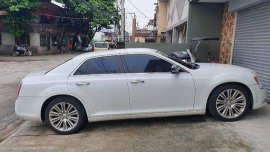 Sell White 2014 Chrysler 300c Automatic