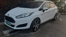 White Ford Fiesta 2014 at 77698 km for sale
