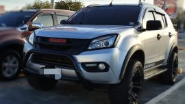 Sell Used 2015 Isuzu Mu-X at 44000 km 