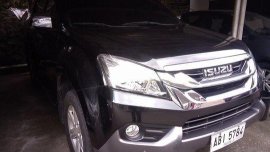 Black Isuzu Mu-X 2015 Automatic Diesel for sale