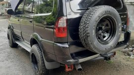 Selling 2nd Hand Isuzu Crosswind 2004 Manual in Tabuk 