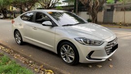 Sell Used 2016 Hyundai Elantra Sedan at 25000 km 