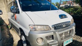 White 2002 Hyundai Starex Manual Diesel for sale 