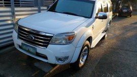 Selling White Ford Everest 2009 Automatic Diesel at 80000 km 