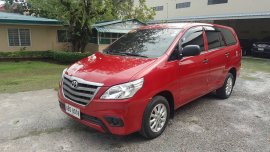 Red Toyota Innova 2007 at 45000 km for sale 
