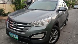 Sell 2013 Hyundai Santa Fe in Makati 