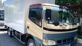 Selling 2006 Isuzu Elf in Paranaque 
