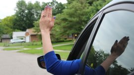 4 basic hand signals for driving you should know and understand