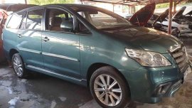 Selling Green Toyota Innova 2015 at 38000 km