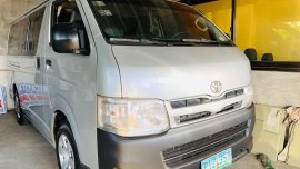 2011 Toyota Hi Ace Commuter Manual Diesel for sale in Santiago