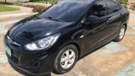 Selling Black Hyundai Accent 2011 