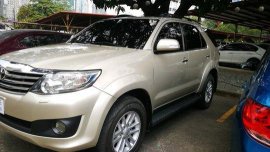 Selling Beige Toyota Fortuner 2013 at 73000 km 