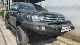 Black Toyota Hilux 2016 for sale in Quezon City 