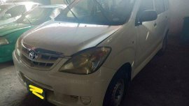 Selling White Toyota Avanza 2009 Manual Gasoline 