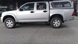 Silver Isuzu D-Max 2011 at 60000 km for sale 