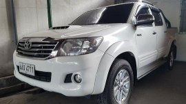 Selling White Toyota Hilux 2014 at 10000 km 