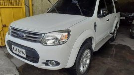 Selling White Ford Everest 2014 at 88000 km