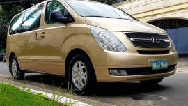 Selling Gold 2012 Hyundai Grand starex at 76043 km