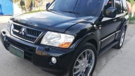 Black Mitsubishi Pajero 2004 Automatic Diesel for sale 
