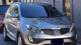 Selling Black Kia Sportage 2012 at 56000 km