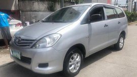 Selling Toyota Innova 2011 Manual Diesel at 93000 km