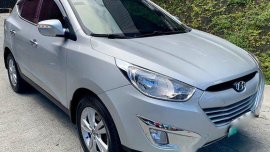 Silver Hyundai Tucson 2011 Automatic Gasoline for sale 