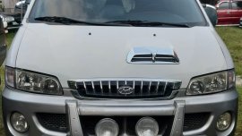 Selling Hyundai Starex 2001 Van in Malabon 