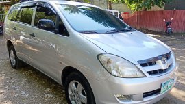 Toyota Innova E diesel