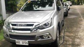 Selling Silver Isuzu Mu-X 2019 Automatic Diesel 