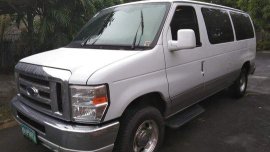 White Ford Econoline 2012 at 78000 km for sale