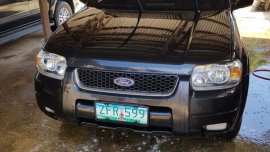 Black Ford Escape XLS 2006