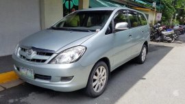 Selling Silver Toyota Innova 2005 in Quezon City 