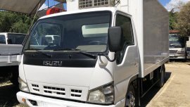 Selling 2017 Isuzu Elf in Cebu City