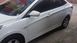 White Hyundai Accent 2013 Automatic Gasoline for sale