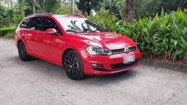 Red Volkswagen Golf 2017 at 2800 km for sale 