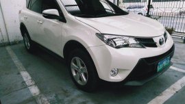 Sell White 2014 Toyota Rav4 in Makati